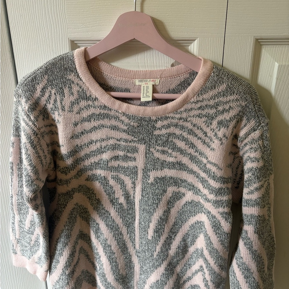 Forever 21 Pink and Gray Patterned Sweater